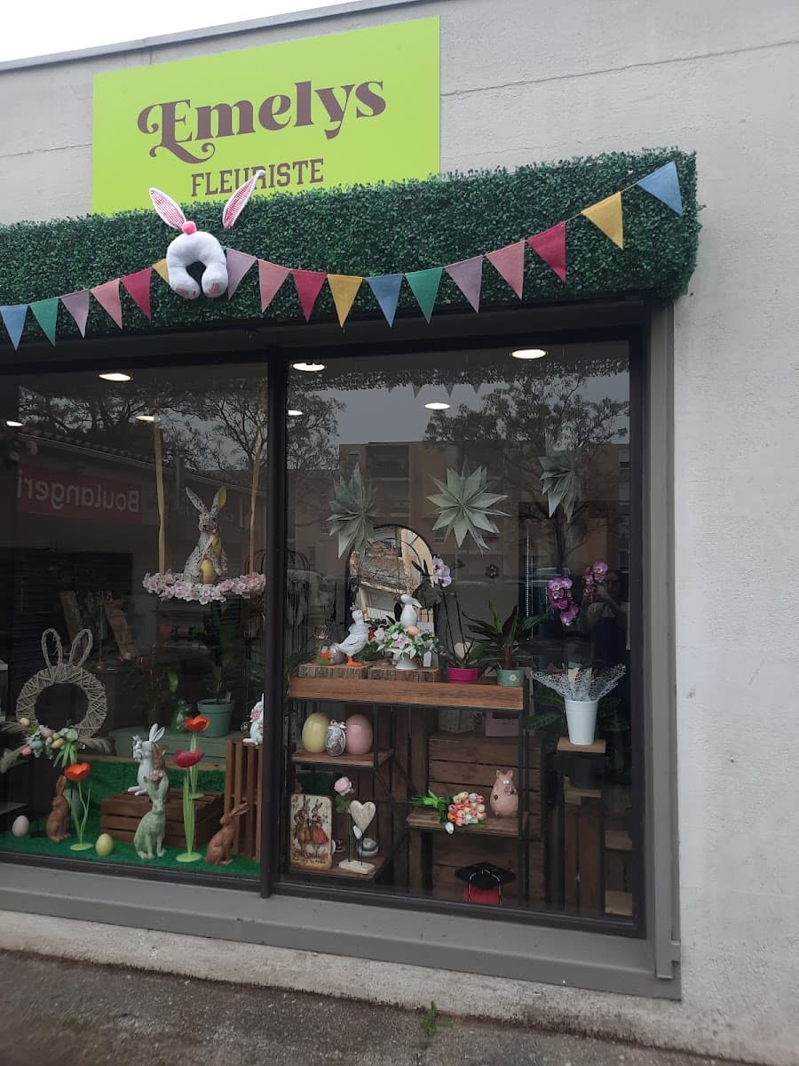 Devanture de la boutique Emelys Fleurs au centre commercial de la Jonquière à Fos-sur-Mer